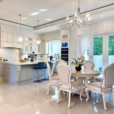 ريتشموند، كولومبيا البريطانية Vancouver Shangrila House المظهر الخارجي الصورة