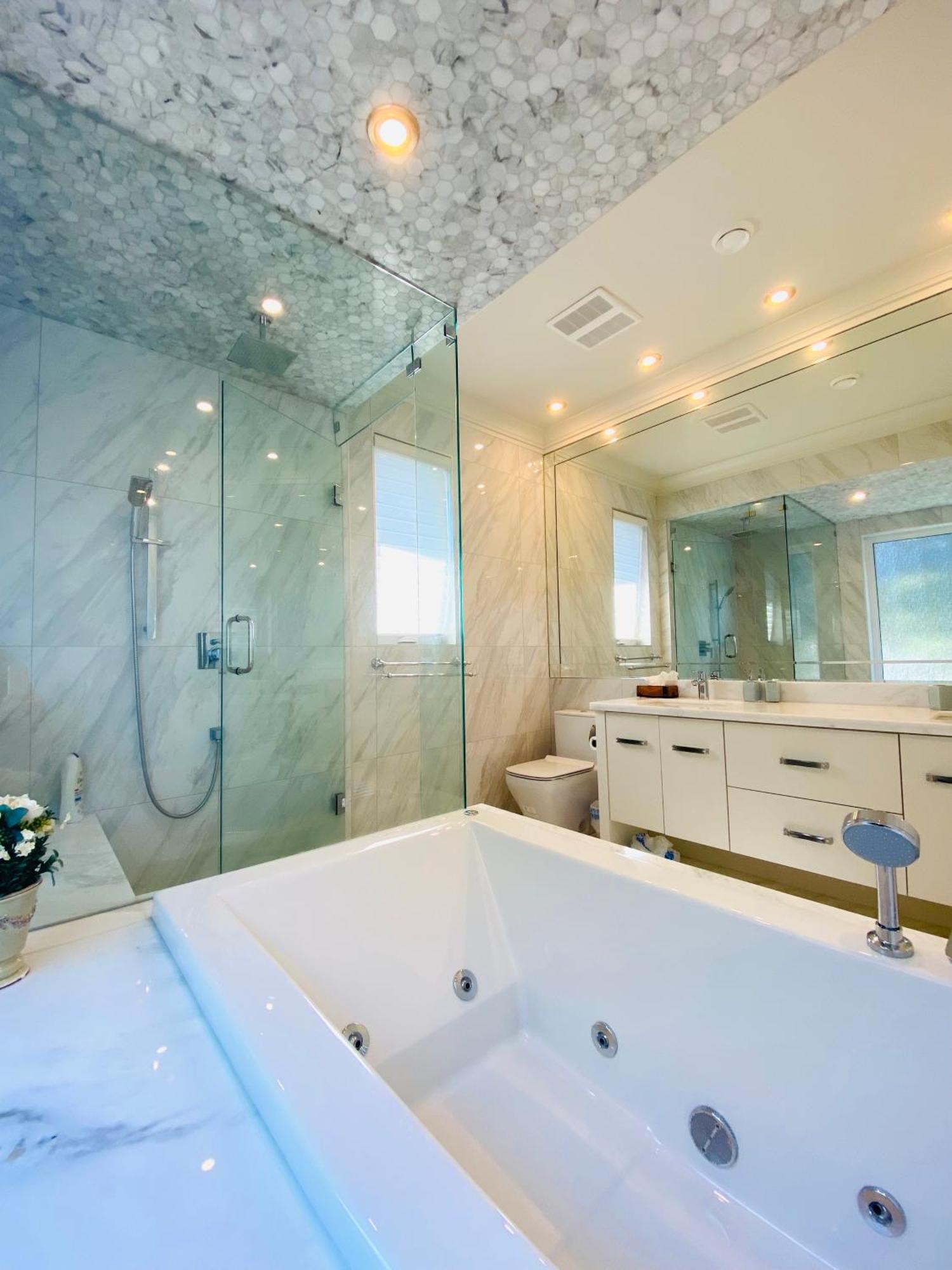 ريتشموند، كولومبيا البريطانية Vancouver Shangrila House المظهر الخارجي الصورة