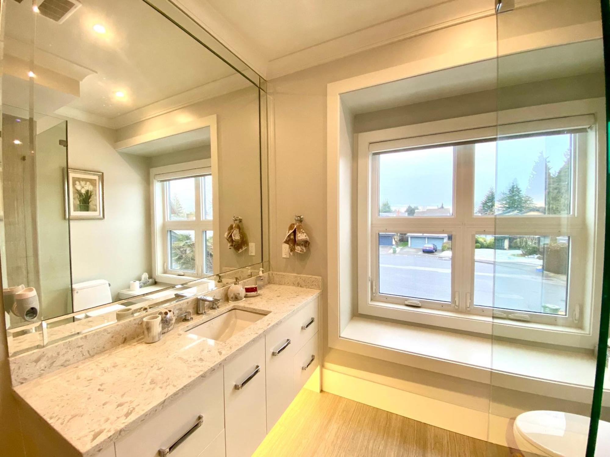 ريتشموند، كولومبيا البريطانية Vancouver Shangrila House المظهر الخارجي الصورة