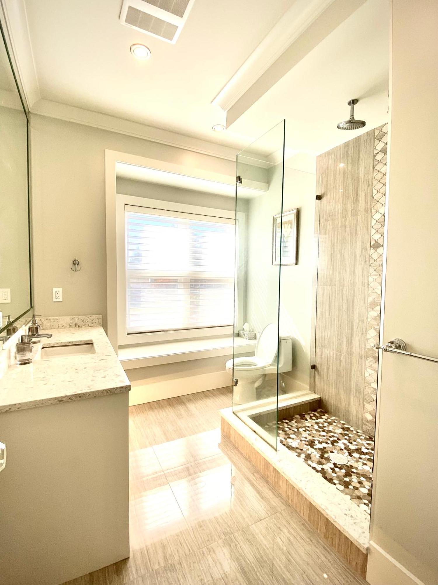 ريتشموند، كولومبيا البريطانية Vancouver Shangrila House المظهر الخارجي الصورة
